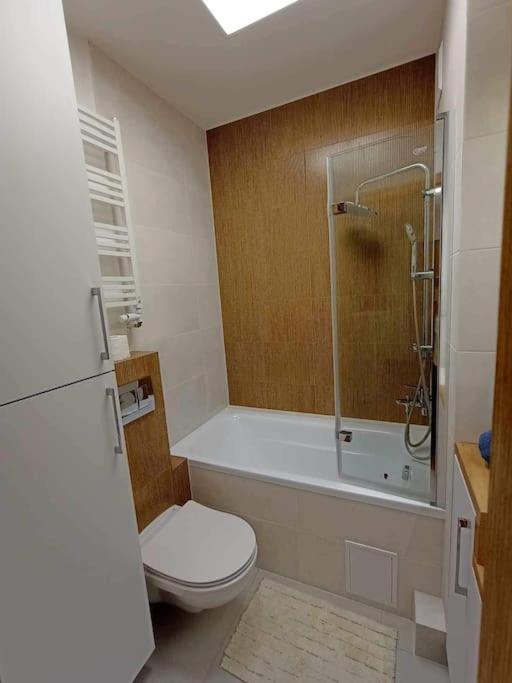 Apartament Podgorna 19 Lägenhet Stary Toruń Exteriör bild